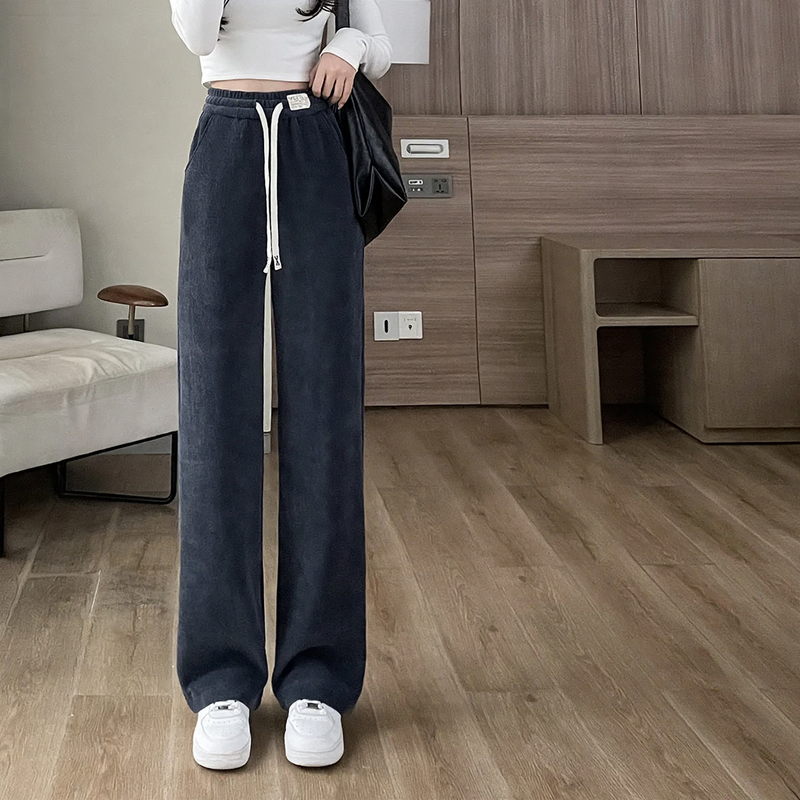 Gefütterte Cord-Freizeithose mit hohem Bund
