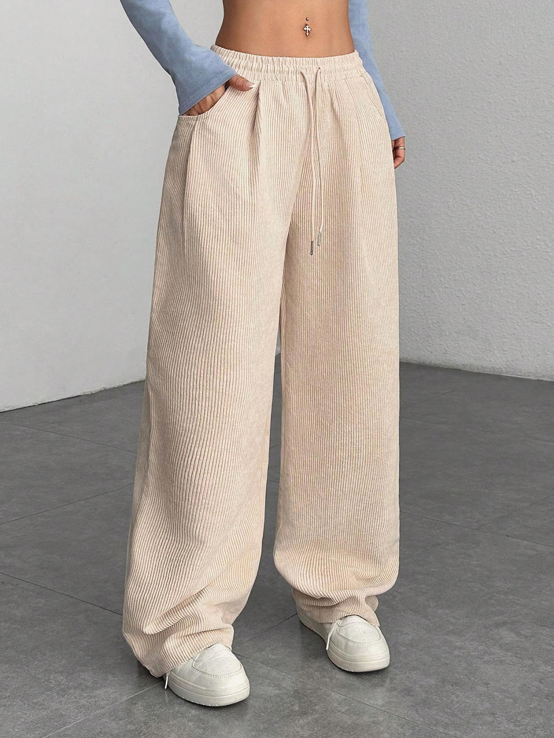 Damen-Cordhose mit weitem Bein und Kordelzug