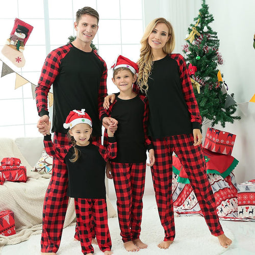 Weihnachts-Schlafanzug-Set für die ganze Familie