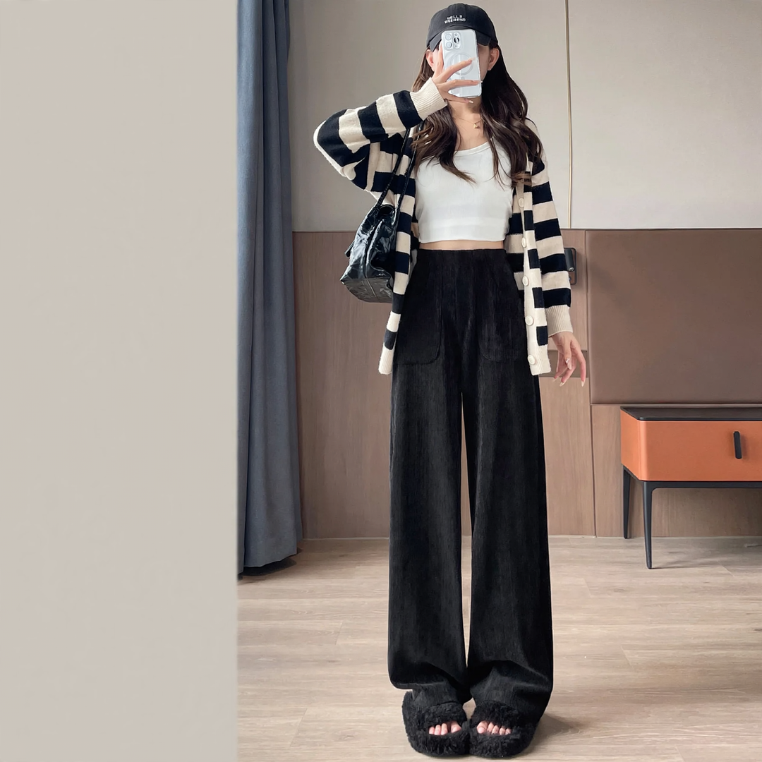 Gefütterte Cord-Stoffhose mit weitem Bein