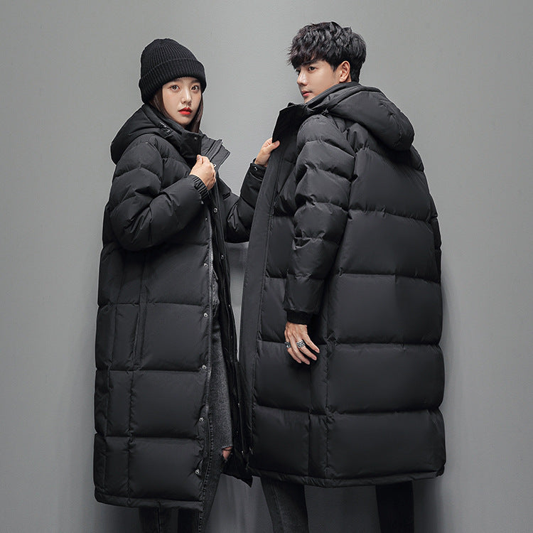 Lange, gefütterte Herren-Daunenjacke mit Kapuze