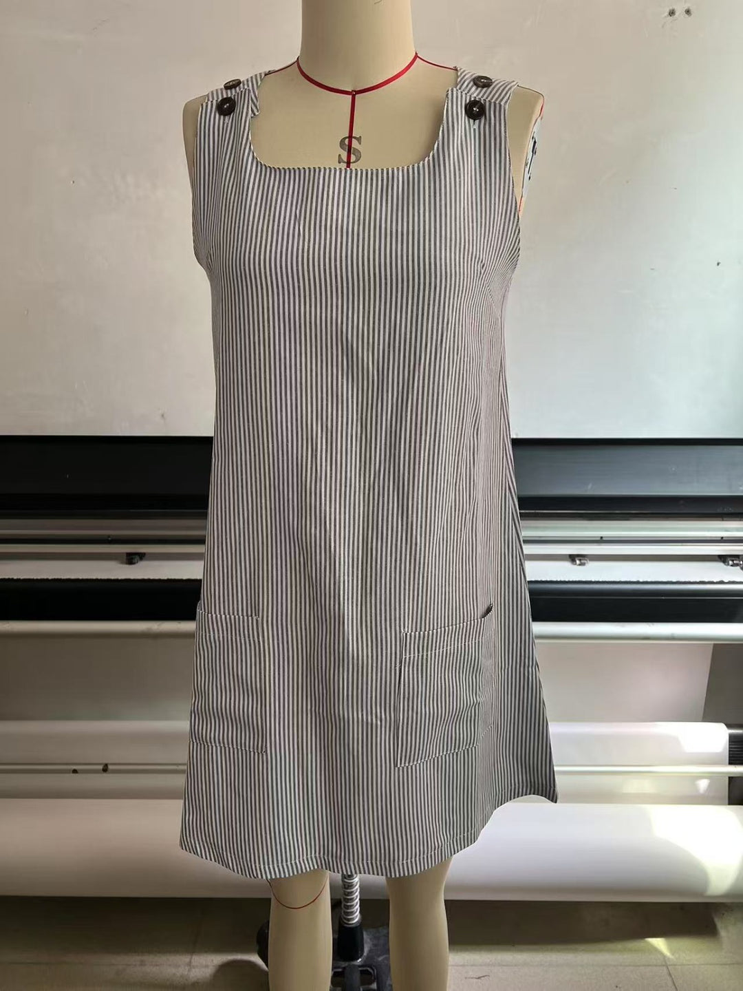 Drune | Gestreiftes Kleid mit Knopfleiste