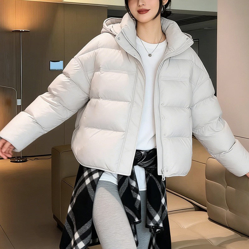 Kurze Damen-Daunenjacke im Puffer-Stil