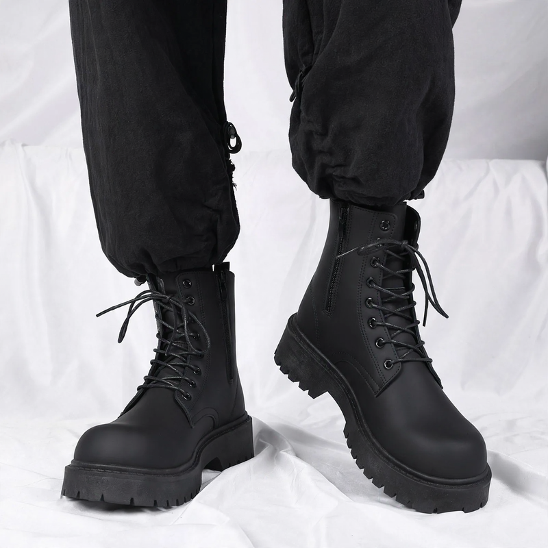 Gefütterte Herren-Stiefel im Biker-Stil