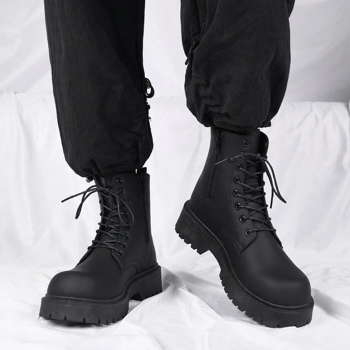 Gefütterte Herren-Stiefel im Biker-Stil