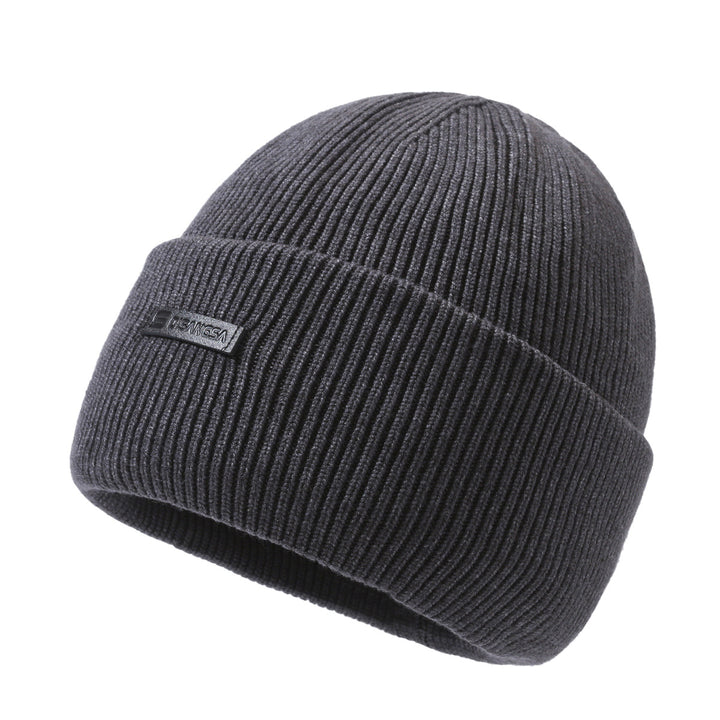 Wärmendes Set aus Strickmütze und Nackenwärmer
