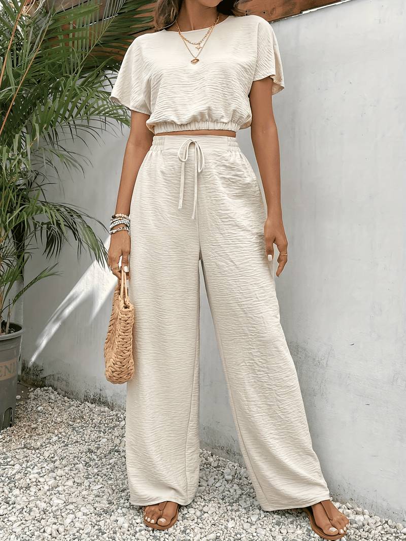 Drune | Chic Crop Top T-Shirt und Hochbundhose