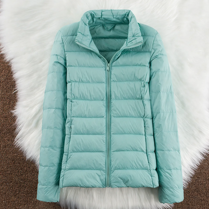 Leichte Damen-Daunenjacke mit Kapuze und Stehkragen