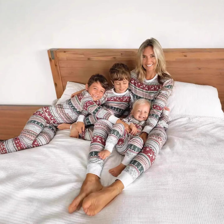 Weihnachts-Schlafanzug-Set für die ganze Familie