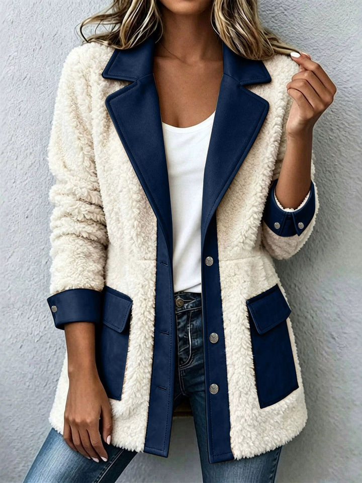 Lammfleece-Jacke mit Revers und Knopfleiste