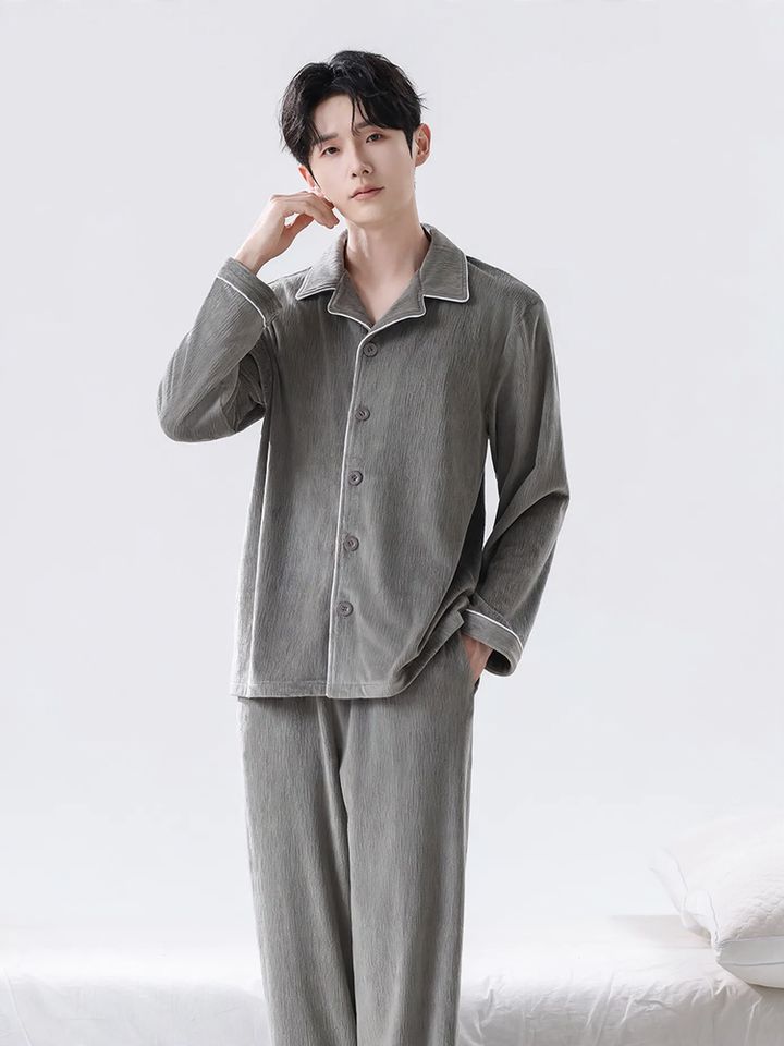 Warmer Herren-Schlafanzug aus Korallenfleece