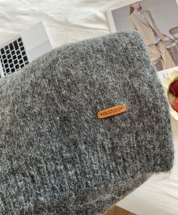 Weicher Schal mit Alpakawollanteil und Leder-Label