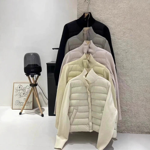 Kurze Damen-Daunenjacke mit Strickärmeln