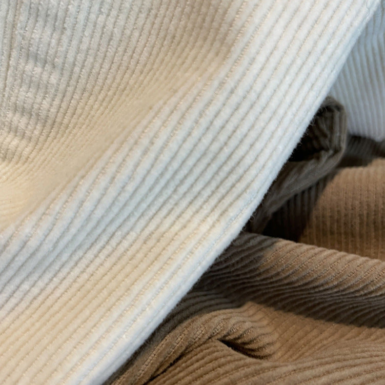 Damen-Cordhose mit vertikalen Streifen und geradem Bein