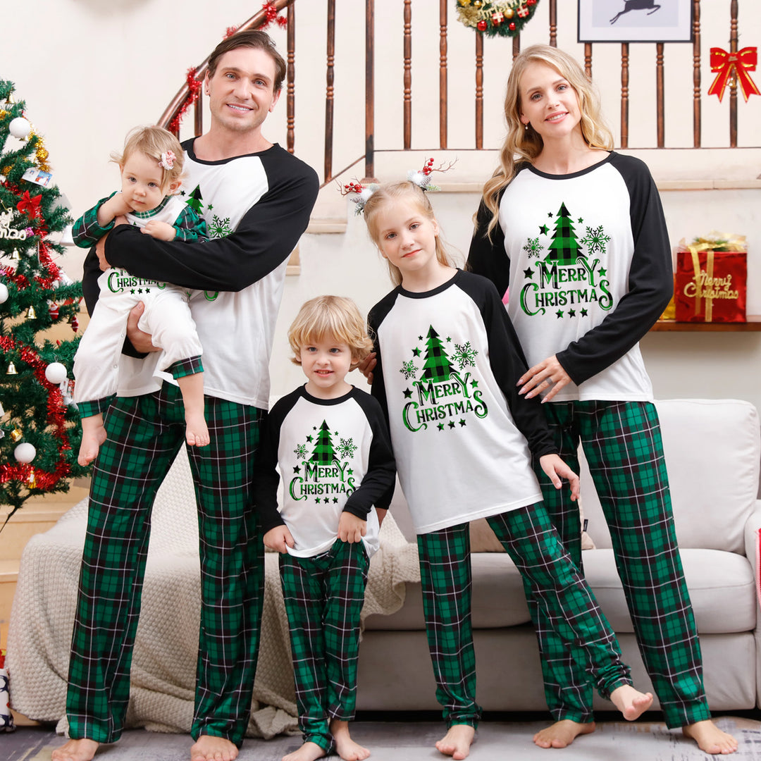 Weihnachts-Schlafanzug-Set für die ganze Familie
