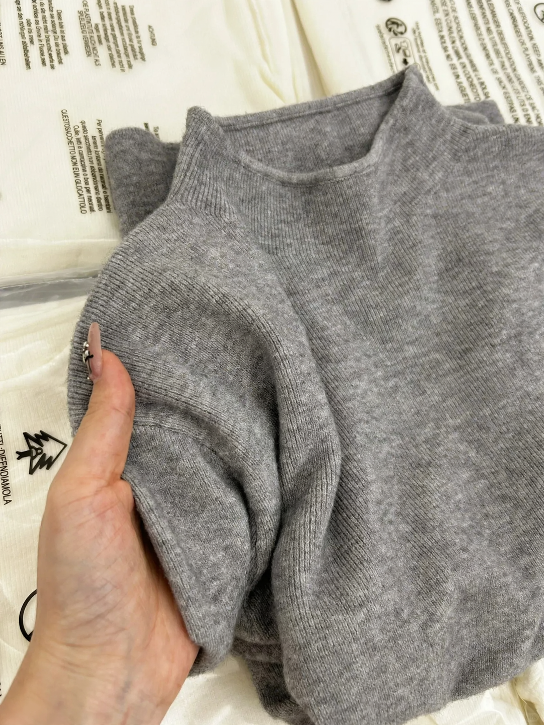 Damen-Strickpullover mit Stehkragen