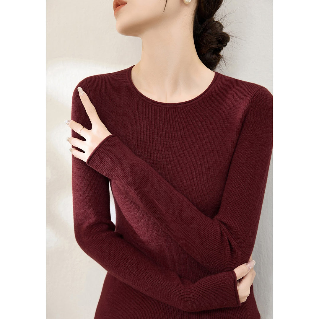Schmal geschnittener Strickpullover mit Rundhalsausschnitt