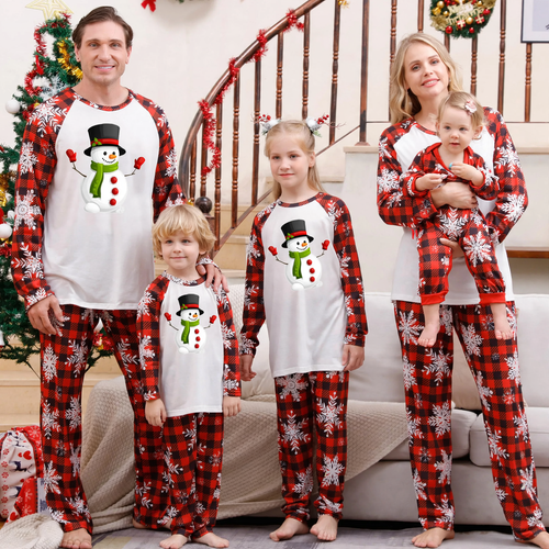Weihnachts-Schlafanzug-Set für die ganze Familie