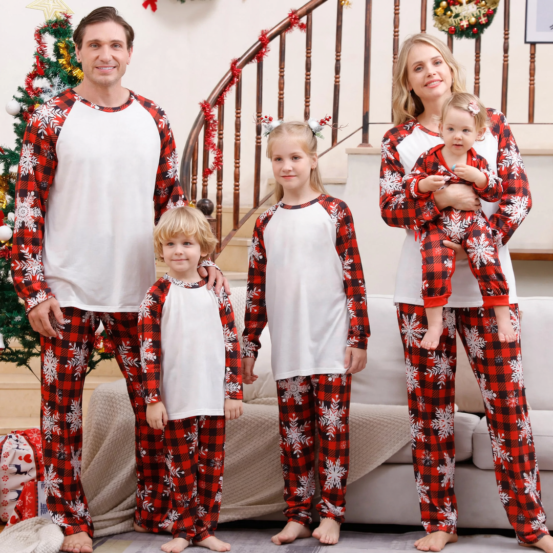 Weihnachts-Schlafanzug-Set für die ganze Familie