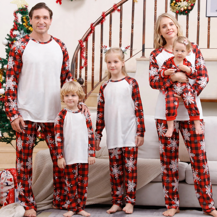 Weihnachts-Schlafanzug-Set für die ganze Familie