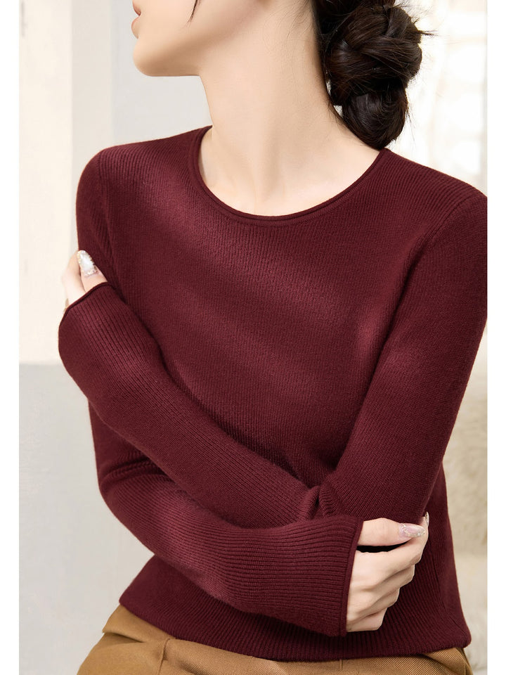 Schmal geschnittener Strickpullover mit Rundhalsausschnitt