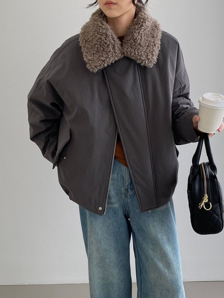 Gefütterte Damen-Daunenjacke mit Kunstfellkragen