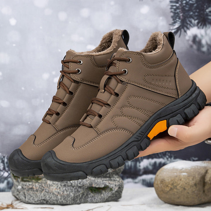 Gefütterte Herren-Winterstiefel mit dicker Sohle