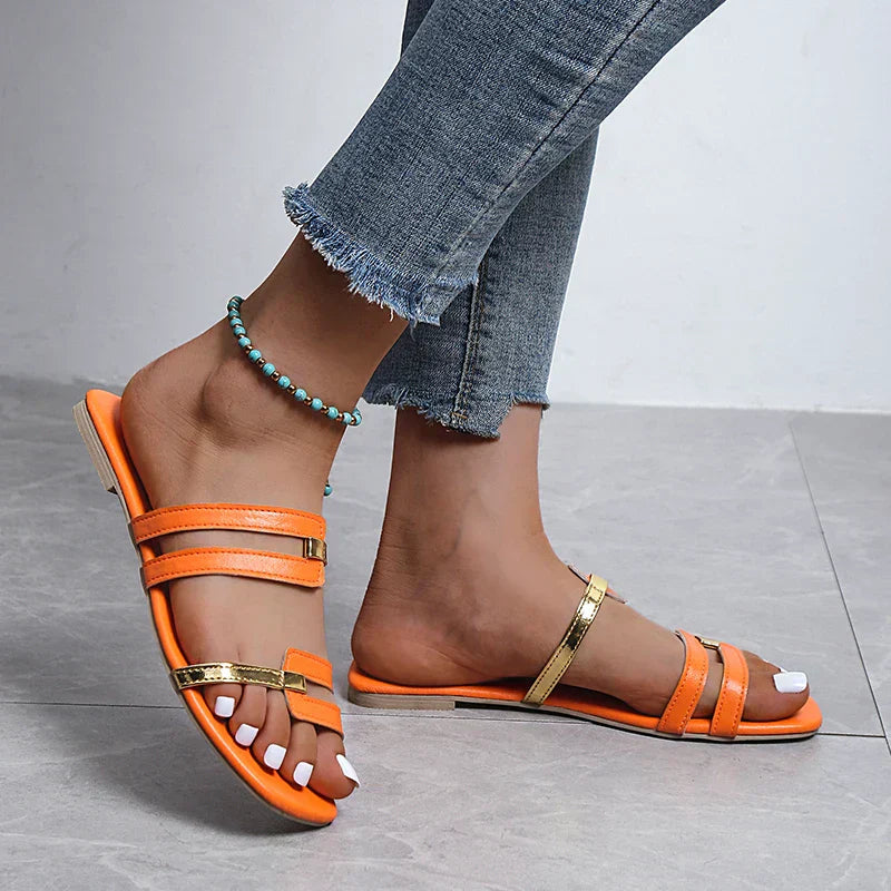 Drune - stylische flache Sandalen mit trendigem Design | Sandalen mit mehreren Riemen über dem Fuß für Damen