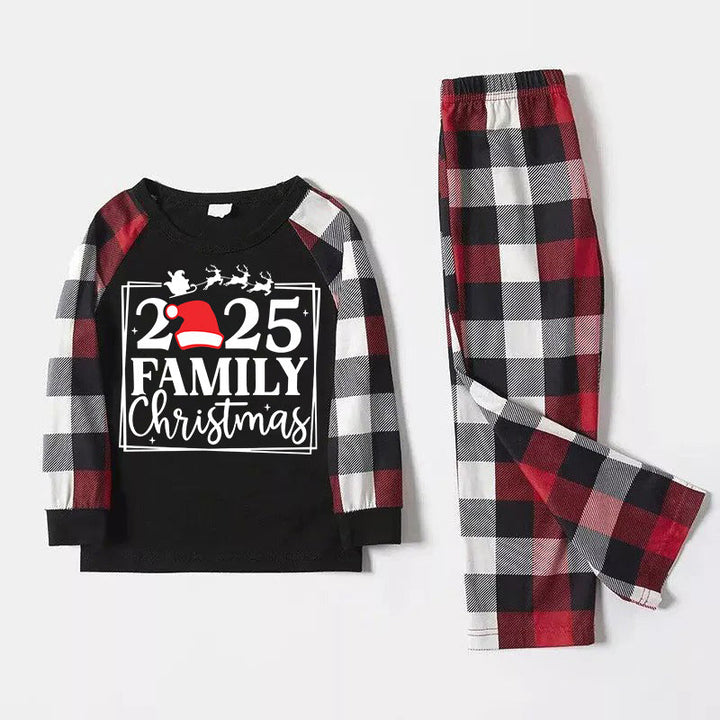 Drune | "2025 FAMILIEN WEIHNACHTEN" Text und Santa-Hut bedrucktes Muster - Schwarzes Oberteil mit rot-schwarz-weißen Karos Ärmeln - Familien-Matching-Pyjamas