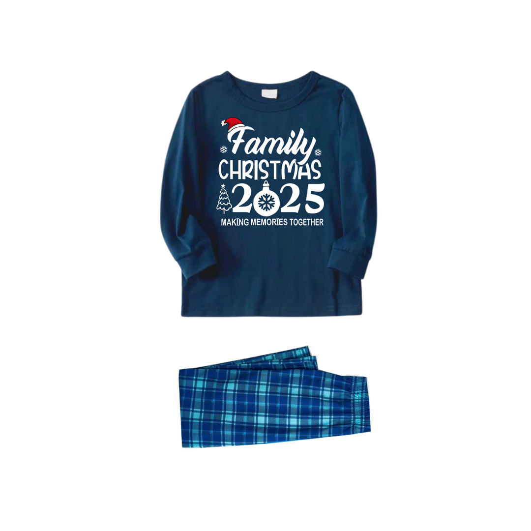 Drune | "Familienweihnachten 2025" Textprint Blauer Langarm-Top mit blauer karierten Familienpassenden Pyjamas