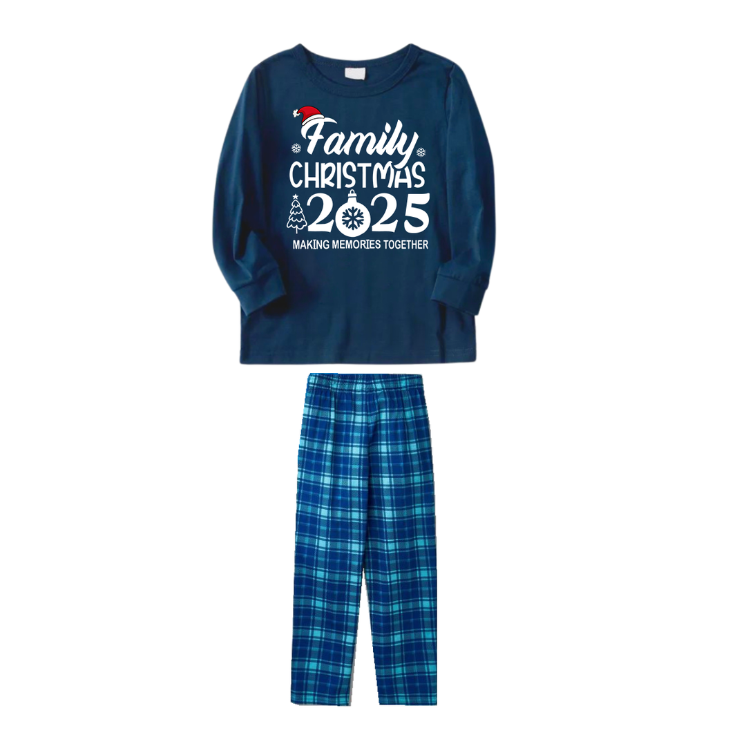 Drune | "Familienweihnachten 2025" Textprint Blauer Langarm-Top mit blauer karierten Familienpassenden Pyjamas