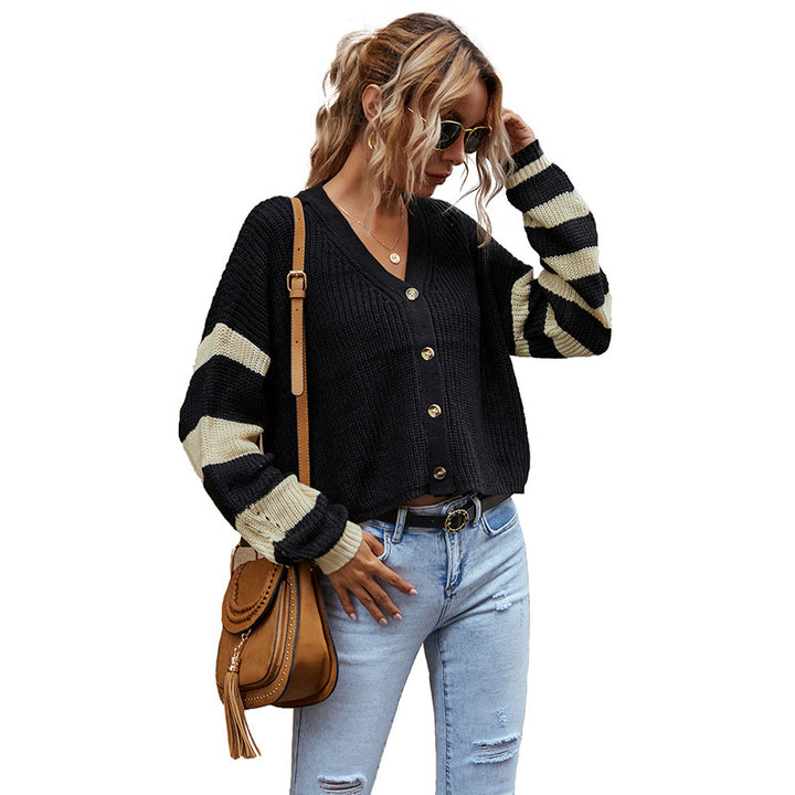 Damen Kurzstrickjacke mit Knopfleiste, kontrastierenden Blockstreifenärmeln & geripptem Saum Drune