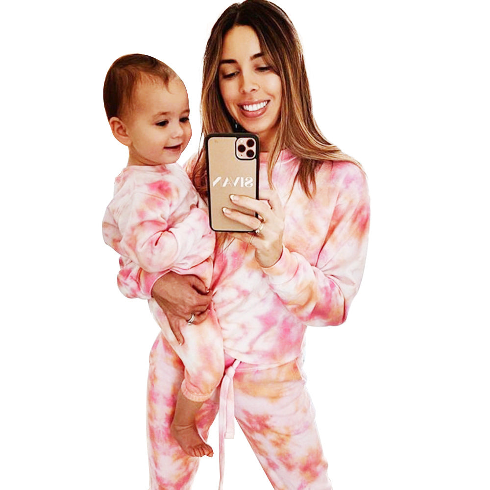 Damen Hausanzug-Set mit Batikprint aus Sweatshirt und Jogginghose Drune