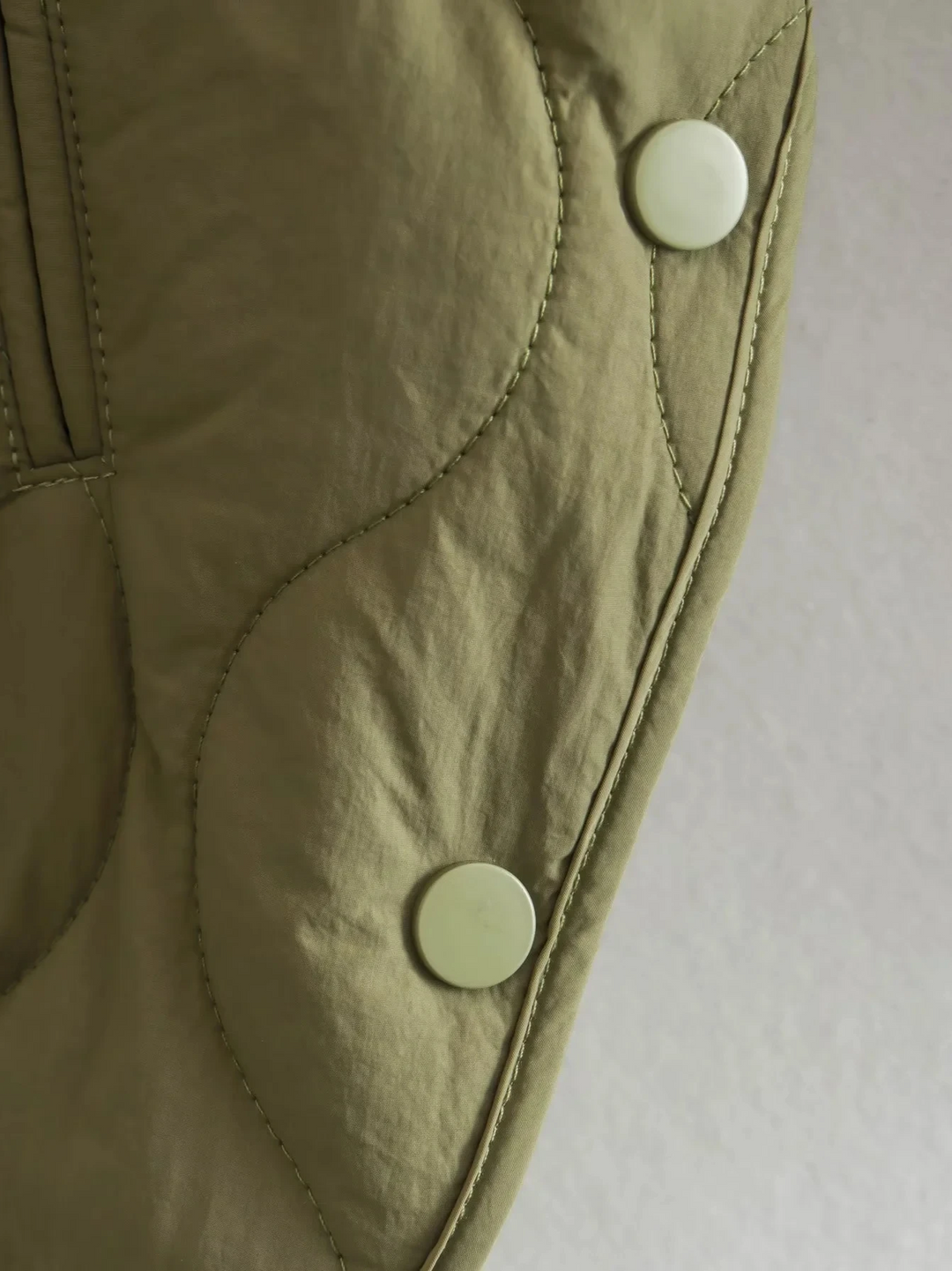 Drune | Gepolsterte Jacke Damen, Leichtes Übergröße Modell Mit Taschen, Knopfverschluss