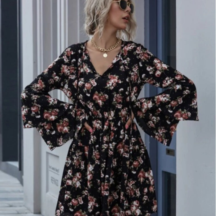 Damen Midikleid mit weit ausgestellten Ärmeln und floralen Mustern Drune
