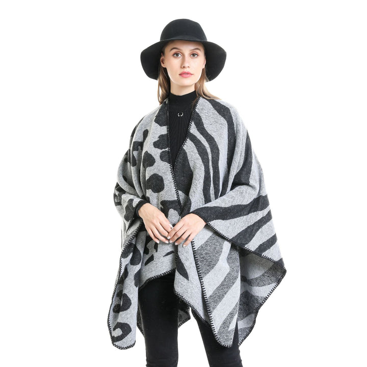 Damen Oversize‑Poncho im Revers‑Stil mit Animal‑Jacquard aus Wollmix Drune