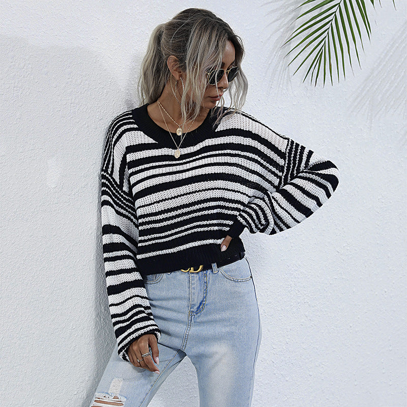 Damen Oversize-gestreifter Cropped-Strickpullover mit asymmetrischem Carmenausschnitt Drune