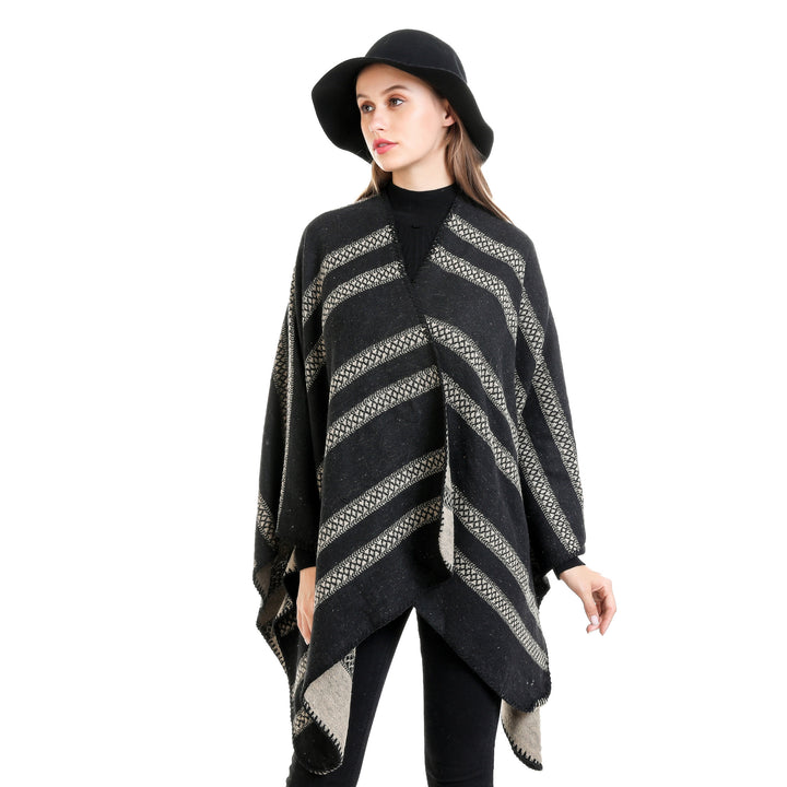 Damen Oversize-Ruana mit grafischen Längs‑Jacquardstreifen und offenem Kimono‑Fall Drune