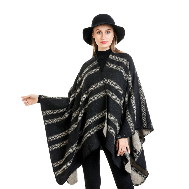 Damen Oversize-Ruana mit grafischen Längs‑Jacquardstreifen und offenem Kimono‑Fall Drune