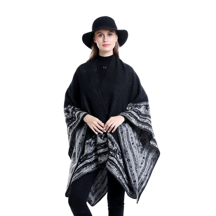 Damen Weichfallende Oversize-Ruana im Umhangstil mit ornamentaler Bordüre Drune