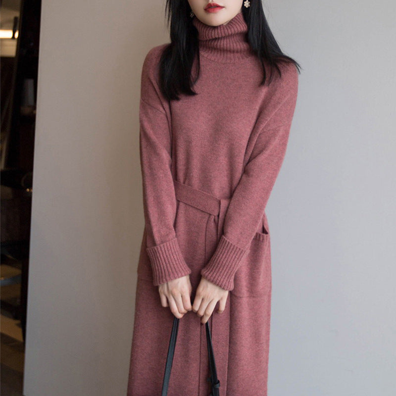 Damen Strickkleid mit hohem Kragen und Taillengürtel Drune