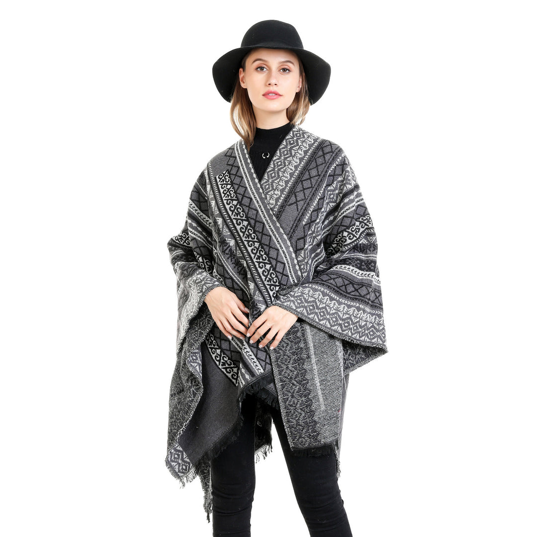 Damen Ruana-Poncho im kastigen Kimono-Fall mit feiner Jacquard‑Webstruktur und Fransensaum Drune