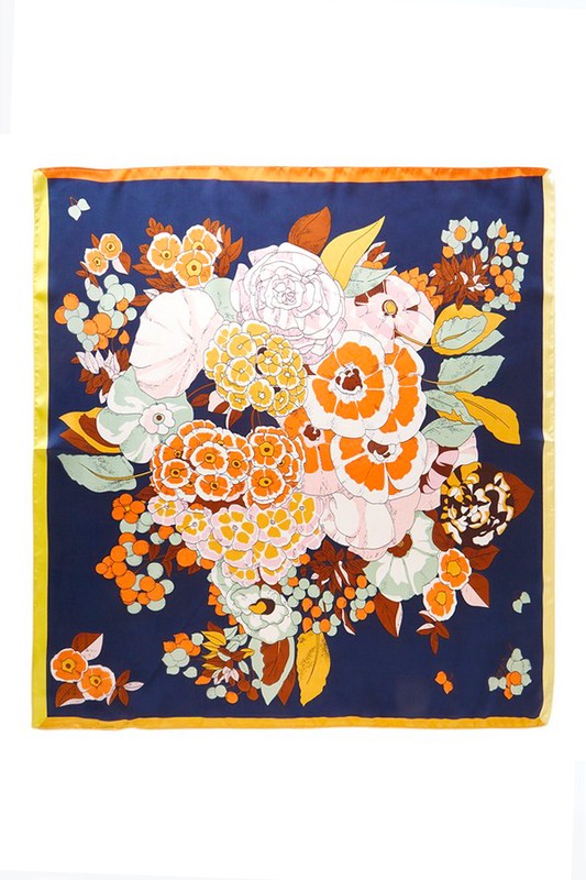 Drune | Seidentuch mit Blumenmuster und Quadratform