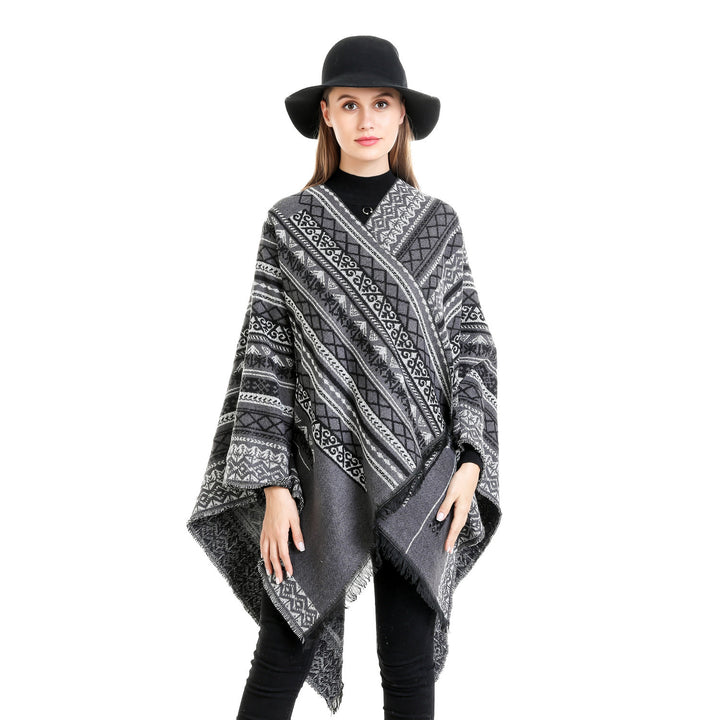 Damen Ruana-Poncho im kastigen Kimono-Fall mit feiner Jacquard‑Webstruktur und Fransensaum Drune