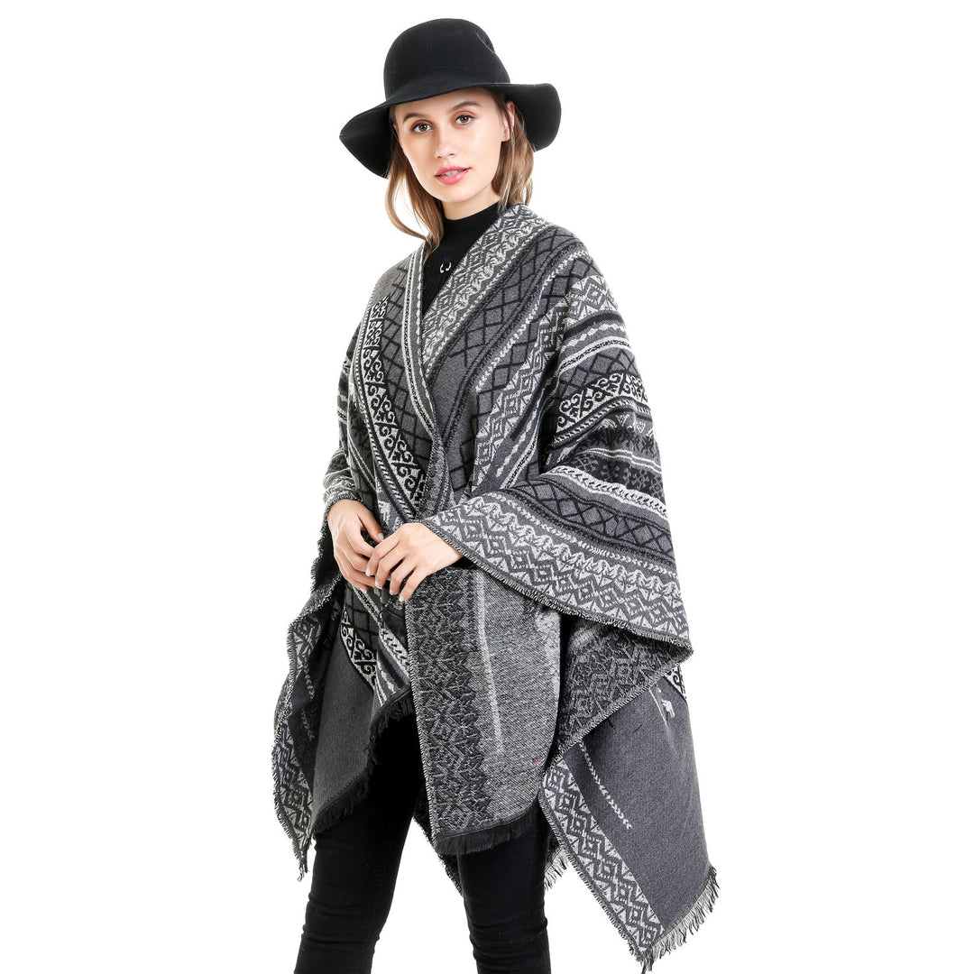 Damen Ruana-Poncho im kastigen Kimono-Fall mit feiner Jacquard‑Webstruktur und Fransensaum Drune