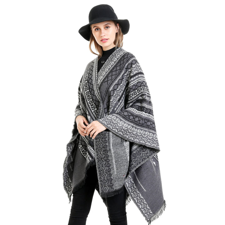 Damen Ruana-Poncho im kastigen Kimono-Fall mit feiner Jacquard‑Webstruktur und Fransensaum Drune