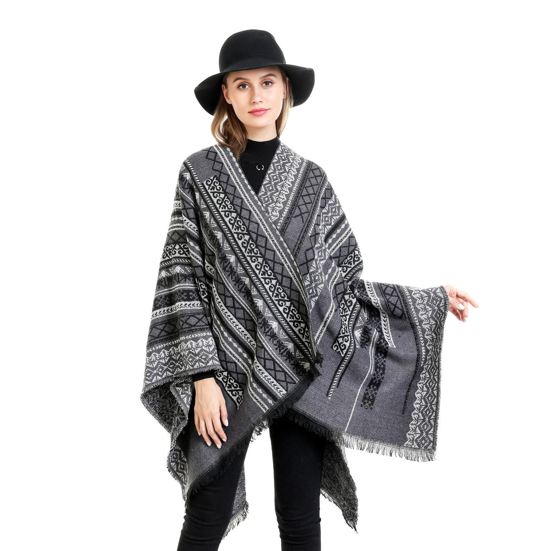 Damen Ruana-Poncho im kastigen Kimono-Fall mit feiner Jacquard‑Webstruktur und Fransensaum Drune