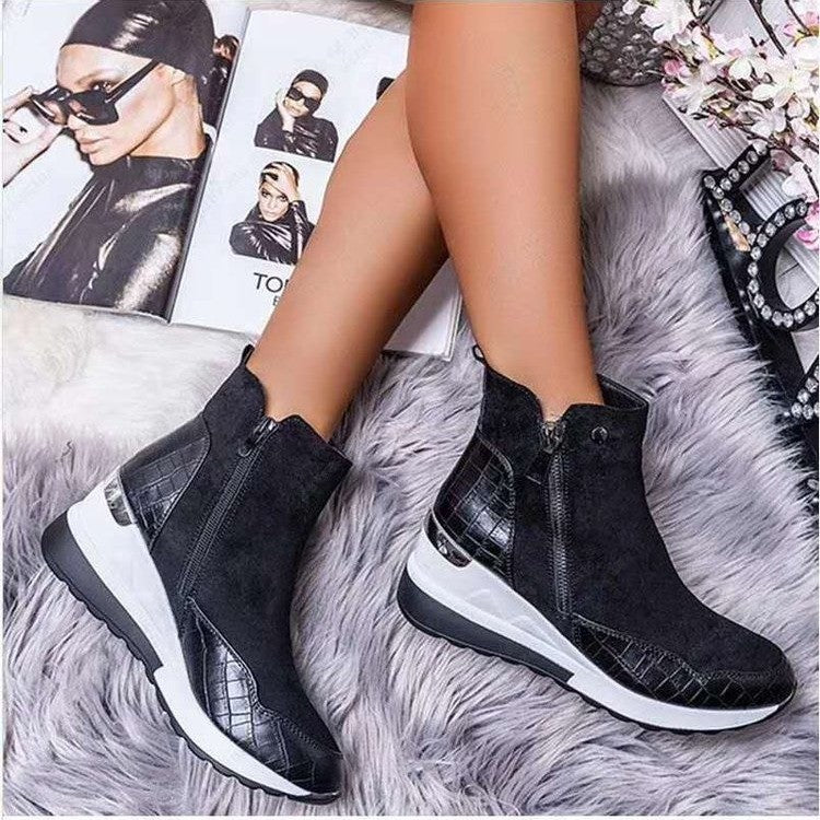Damen Sportliche Keilabsatz-Sneaker-Stiefelette mit Kroko-Prägung und seitlichem Reißverschluss Drune
