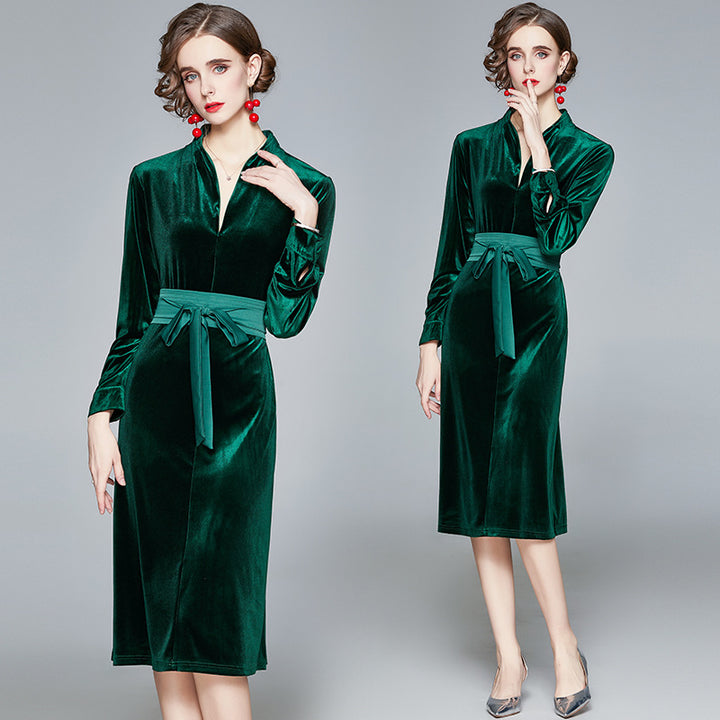 Damen Samt-Midikleid mit Stehkragen und tailliertem Bindegürtel Drune