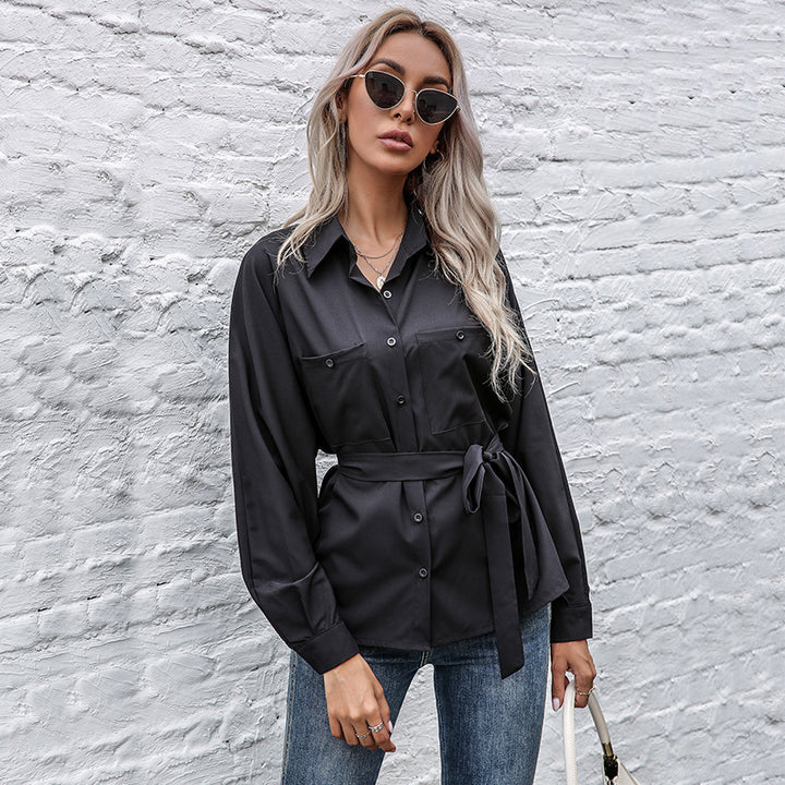 Damen Satin-Hemdbluse mit Taillengürtel, Brusttaschen und langen Ärmeln Drune